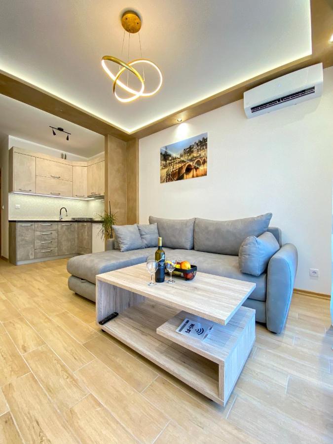 Lazar Bu2 Apartment